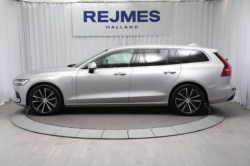 Begagnad Volvo V60 Plus 355 HK (261 kW) 2025 Silver Kombi