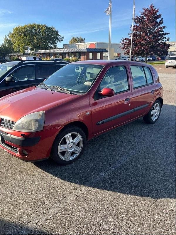 Röd Begagnad 2005 Renault Clio R.S. Halvkombi | 11 000 kr (Bra pris) - Bild 1/1