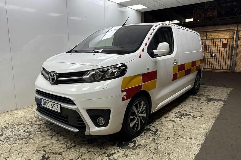 Vit Begagnad 2018 Toyota Proace Van | 169 000 kr (Superpris) - Bild 1/4