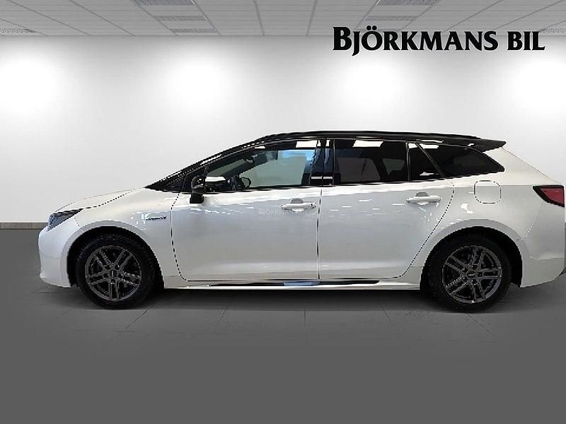 Begagnad Toyota Corolla 152 HK (111 kW) 2020 Vit Kombi