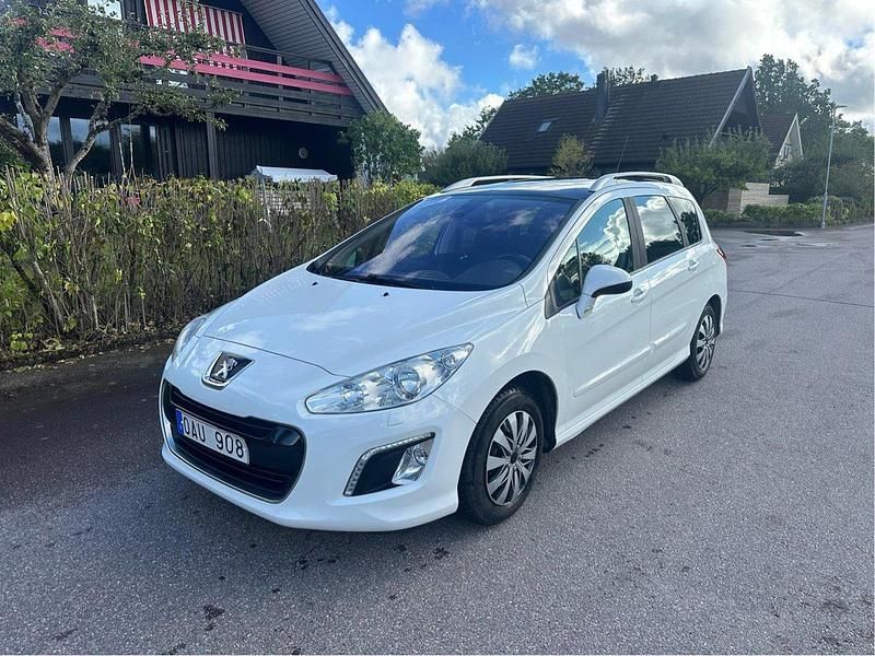 Vit Begagnad 2014 Peugeot 308 Kombi | 38 500 kr (Bra pris) - Bild 1/4