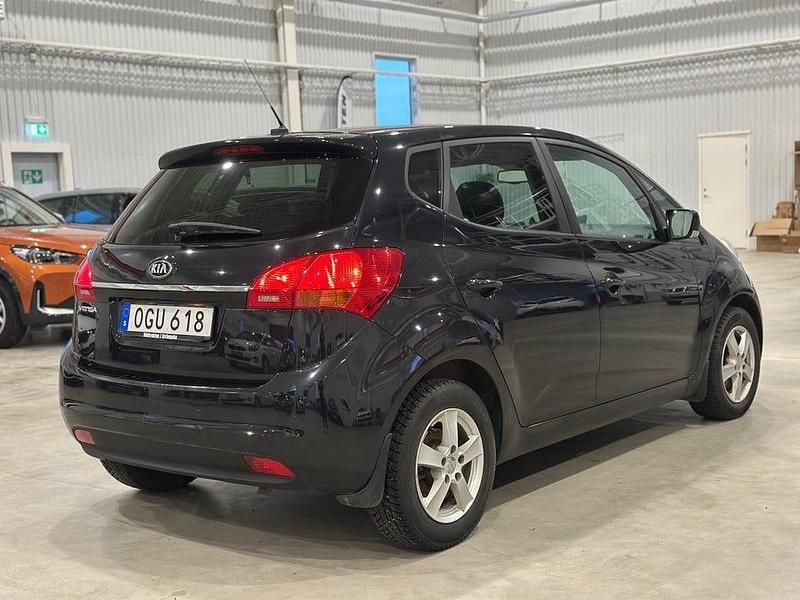 Begagnad Kia Venga Comfort 125 HK (91 kW) 2016 Svart Halvkombi