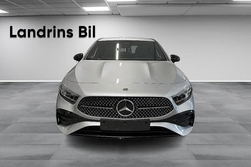 Ny Mercedes A250 AMG Line Premium 2025