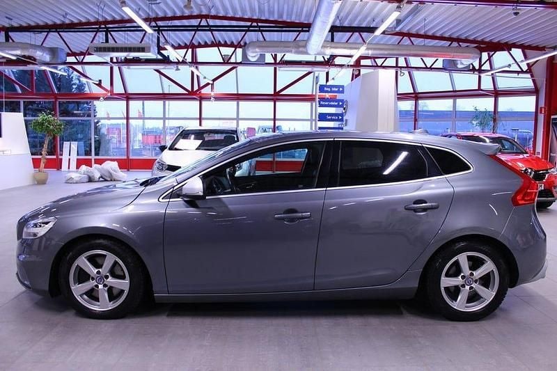 Begagnad Volvo V40 R-Design 245 HK (180 kW) 2016 Grå Halvkombi