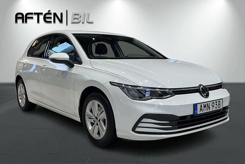 Begagnad VW Golf VIII 150 HK (110 kW) 2020 Vit Halvkombi