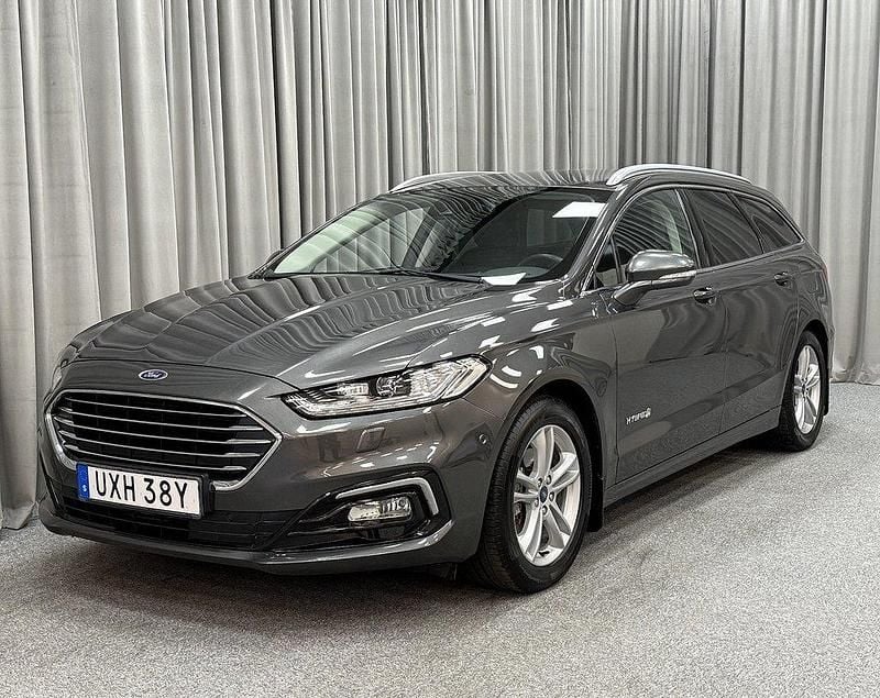 Grå Begagnad 2019 Ford Mondeo Titanium Kombi | 199 900 kr (Marknadspris) - Bild 1/4