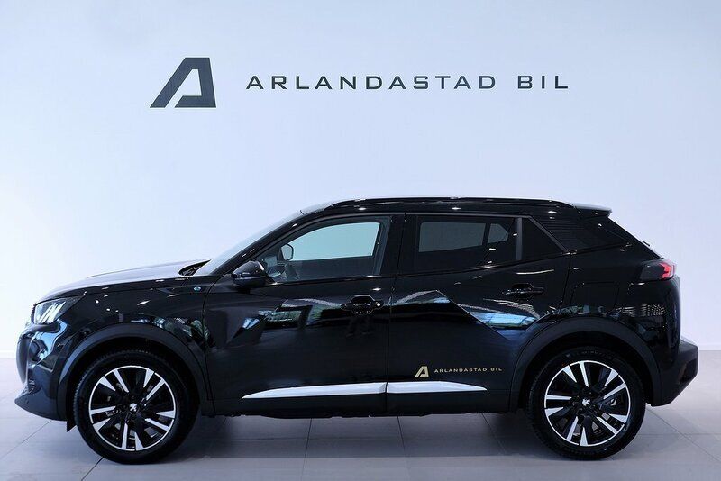 Svart Begagnad 2022 Peugeot e-2008 GT SUV | 518 900 kr - Bild 1/4
