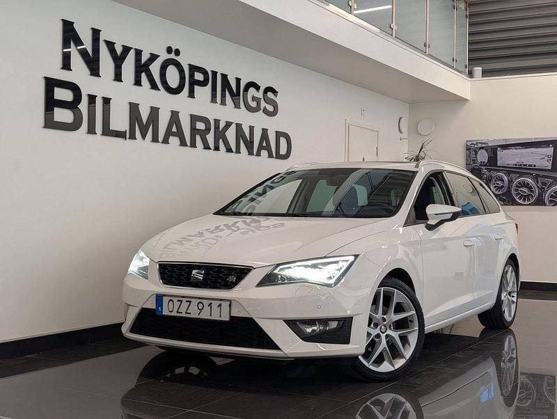 Vit Begagnad 2016 Seat Leon ST FR Kombi | 134 900 kr (Marknadspris) - Bild 1/4