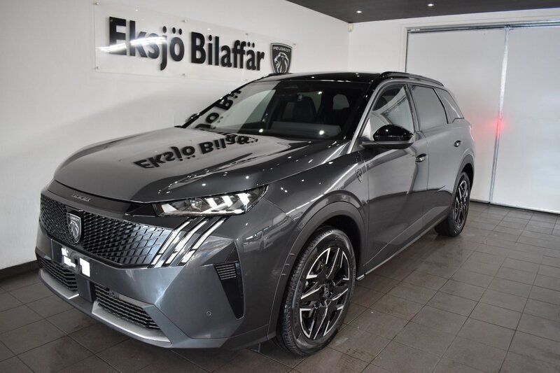 Grå Ny 2024 Peugeot 5008 GT Minibuss | 449 800 kr (Marknadspris) - Bild 1/4