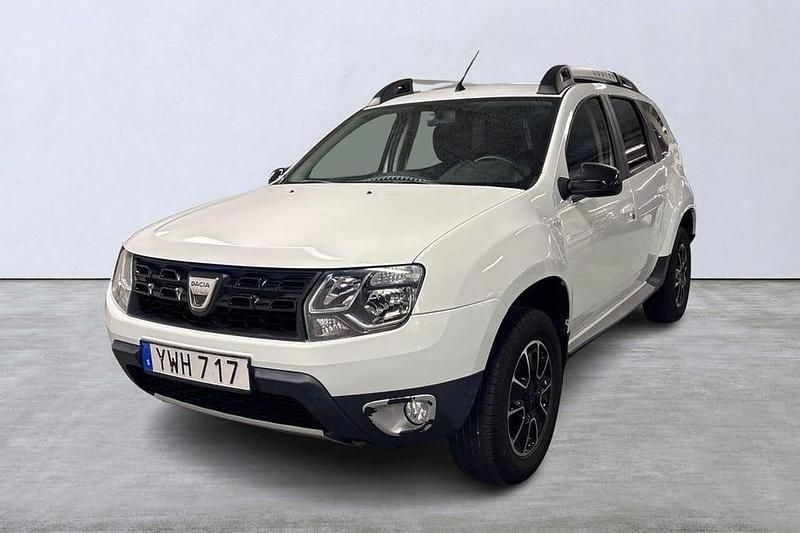 Vit Begagnad 2018 Dacia Duster Black Shadow SUV | 144 900 kr (Marknadspris) - Bild 1/4
