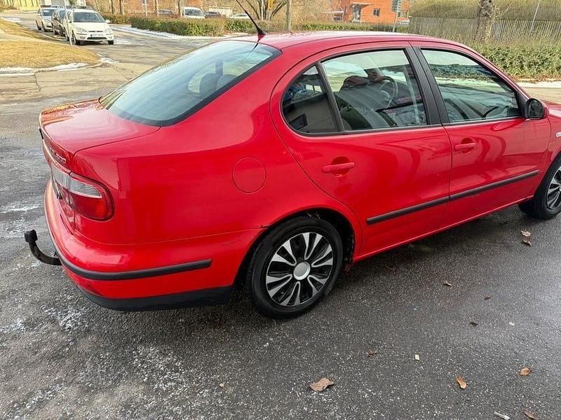 Begagnad Seat Toledo 105 HK (77 kW) 2003 Röd Sedan