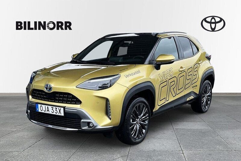 Gul Begagnad 2023 Toyota Yaris Cross SUV | 329 900 kr (Marknadspris) - Bild 1/4