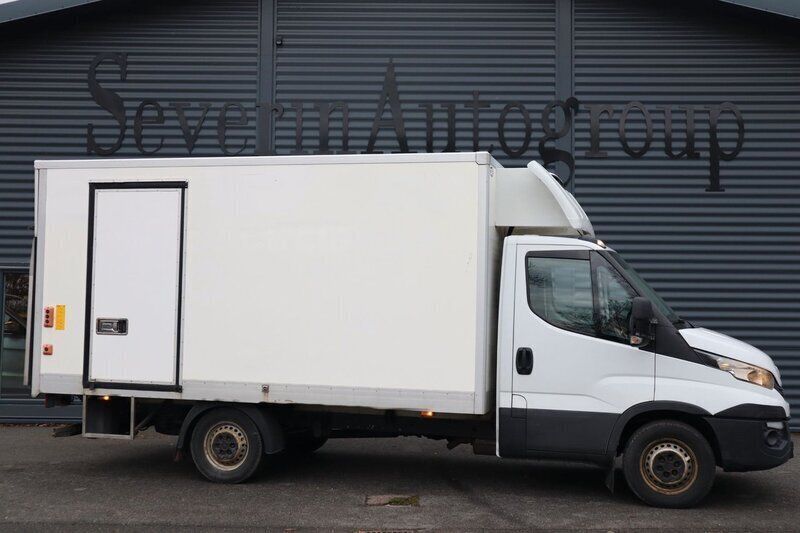 Vit Begagnad 2018 Iveco Daily Van | 336 250 kr - Bild 1/4