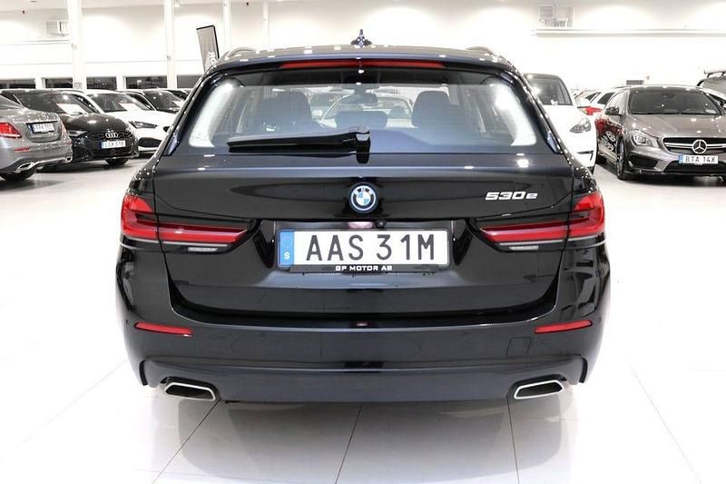 Begagnad BMW 530 292 HK (214 kW) 2022 Svart Kombi