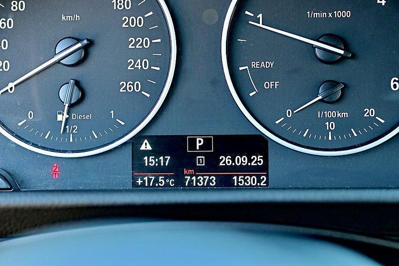 Begagnad BMW 218 Sport Line 150 HK (110 kW) 2015 Svart Minibuss