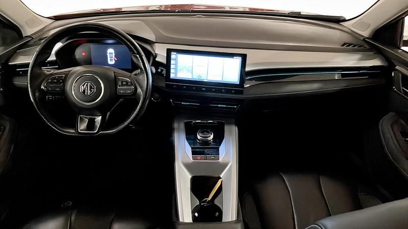 Begagnad MG MG5 EV Luxury 130 kW (177 HK) 2022 Röd (red) Kombi