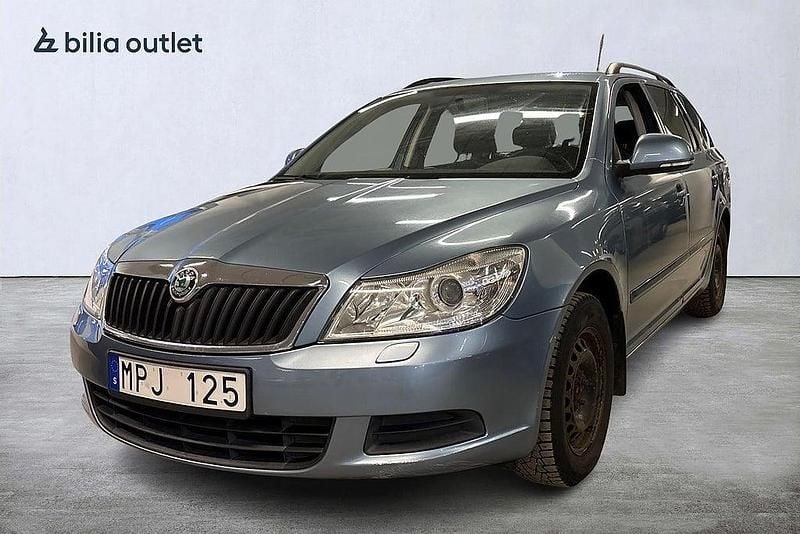 Begagnad Skoda Octavia 105 HK (77 kW) 2010 Ljusgrå Kombi