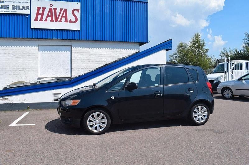 Svart Begagnad 2011 Mitsubishi Colt Halvkombi | 34 700 kr (Marknadspris) - Bild 1/4