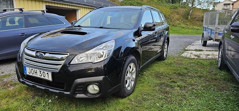 Svart Begagnad 2014 Subaru Outback SUV | 80 000 kr (Marknadspris) - Bild 1/4