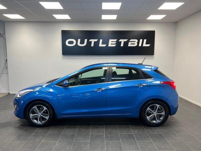 Begagnad Hyundai i30 Premium 136 HK (100 kW) 2015 Blå Halvkombi