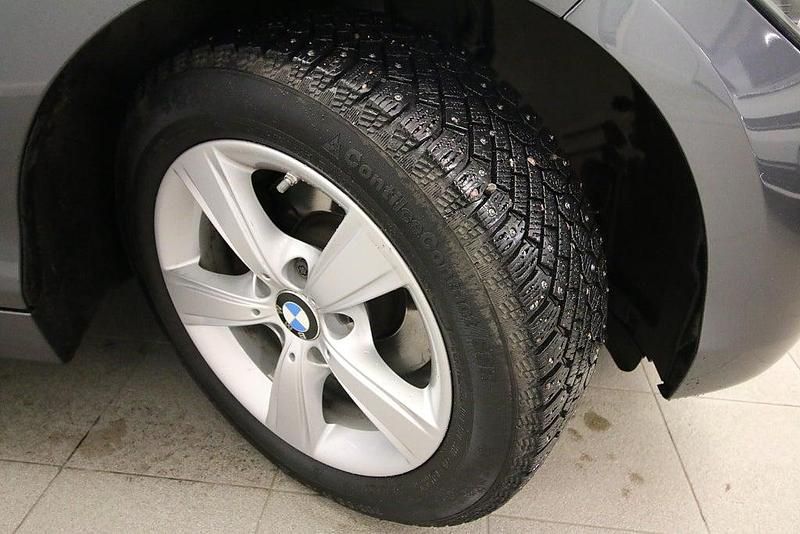 Begagnad BMW 120 184 HK (135 kW) 2014 Grå Halvkombi