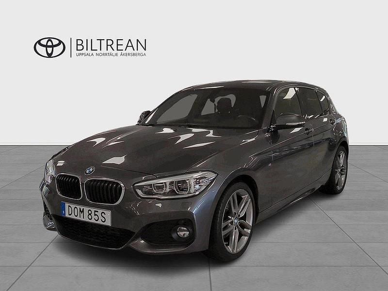 Grå Begagnad 2019 BMW 120 M Sport Halvkombi | 239 000 kr (Superpris) - Bild 1/4