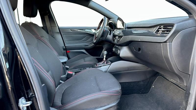 Begagnad Ford Focus ST-Line 125 HK (91 kW) 2022 Svart Kombi