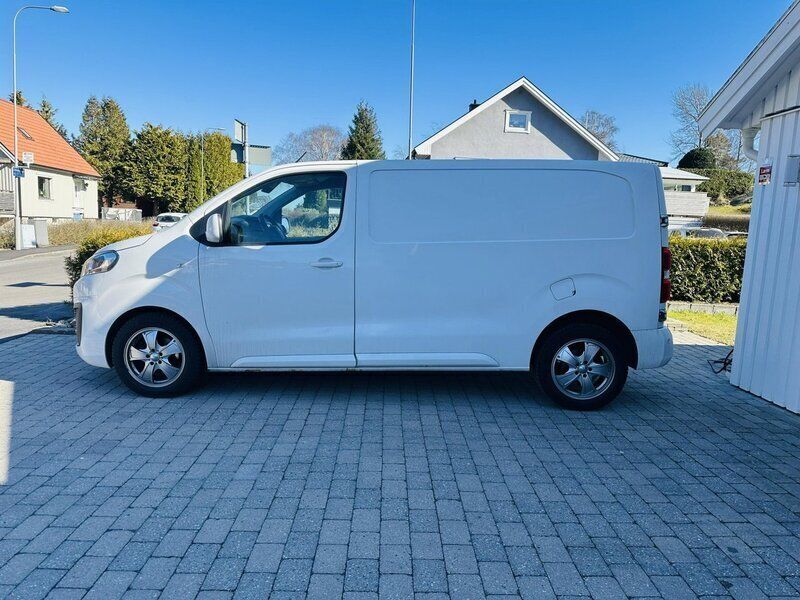 Vit Begagnad 2016 Citroën Jumpy Minibuss | 85 000 kr (Superpris) - Bild 1/4