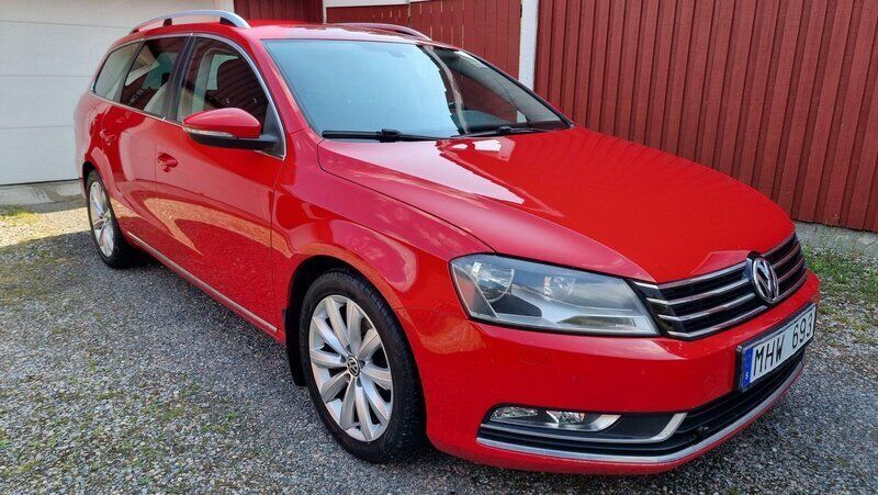 Röd Begagnad 2012 VW Passat Kombi | 72 000 kr (Bra pris) - Bild 1/4