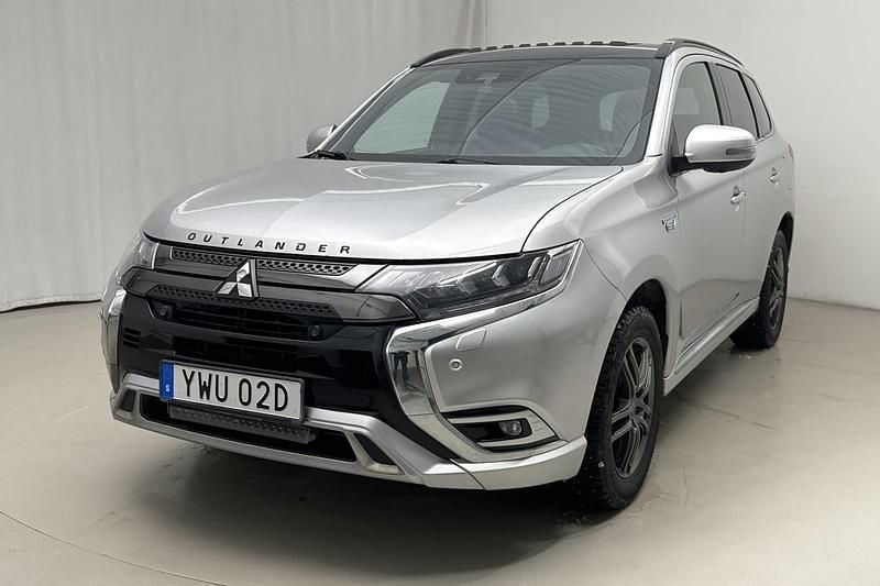 Silver Begagnad 2019 Mitsubishi Outlander Edition SUV | 165 000 kr (Bra pris) - Bild 1/4
