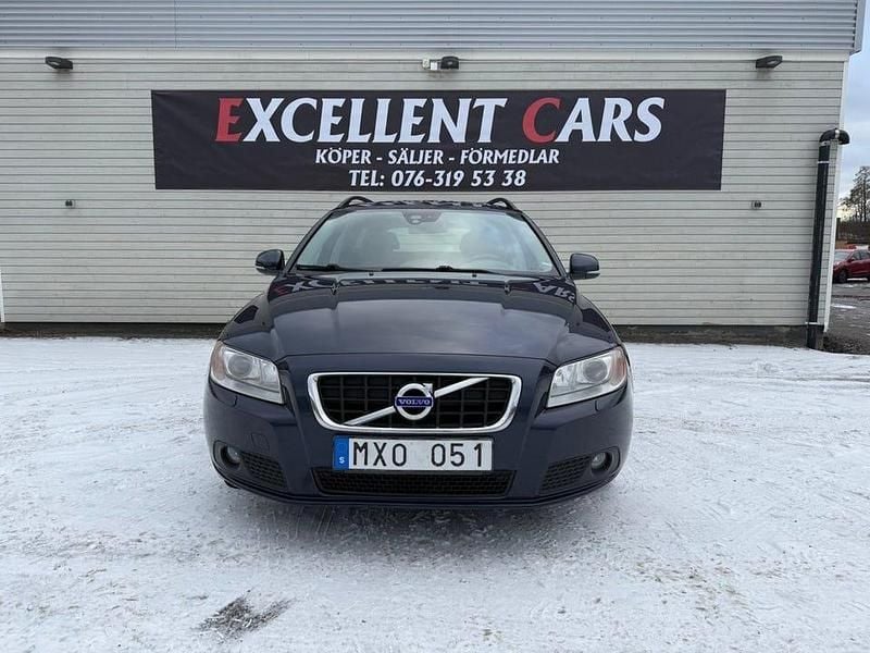 Begagnad Volvo V70 Momentum 163 HK (119 kW) 2012 Blå Kombi