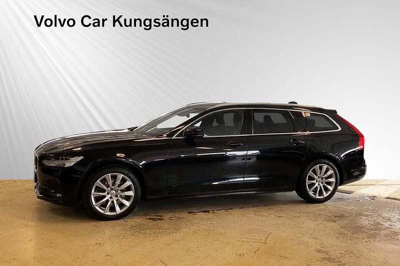 Begagnad Volvo V90 Momentum 192 HK (141 kW) 2018 Svart Kombi