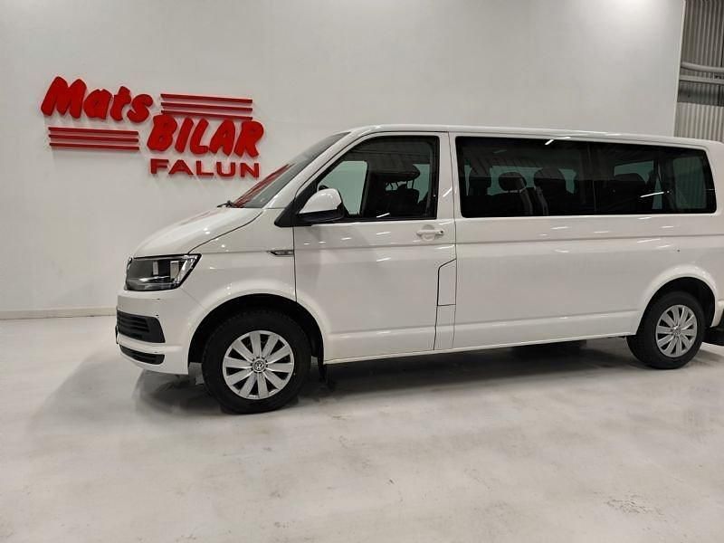 Vit Begagnad 2015 VW Caravelle Comfortline Minibuss | 229 900 kr (Dyr) - Bild 1/4