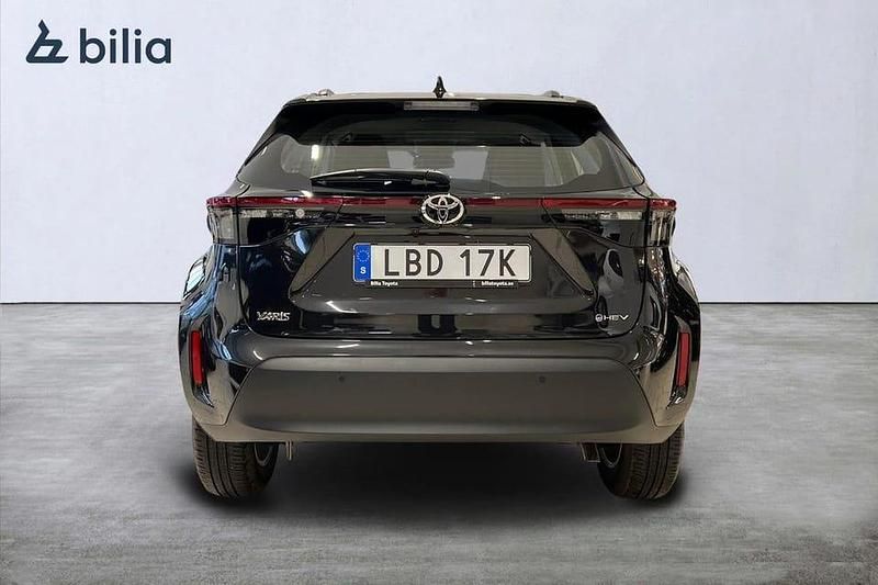 Begagnad Toyota Yaris Hybrid Active 117 HK (86 kW) 2025 Svart