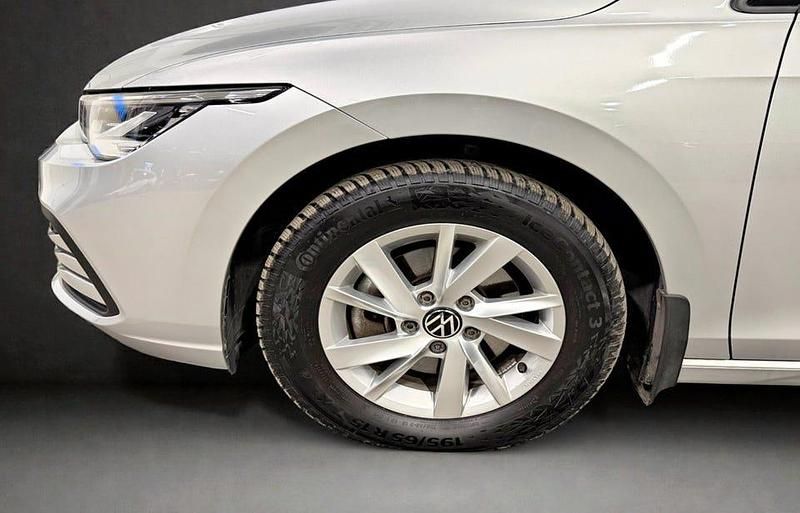 Begagnad VW Golf VIII 131 HK (96 kW) 2023 Silver