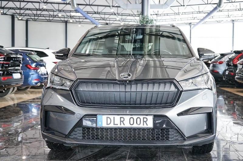 Begagnad Skoda Enyaq iV SportLine 150 kW (204 HK) 2023 Grå SUV