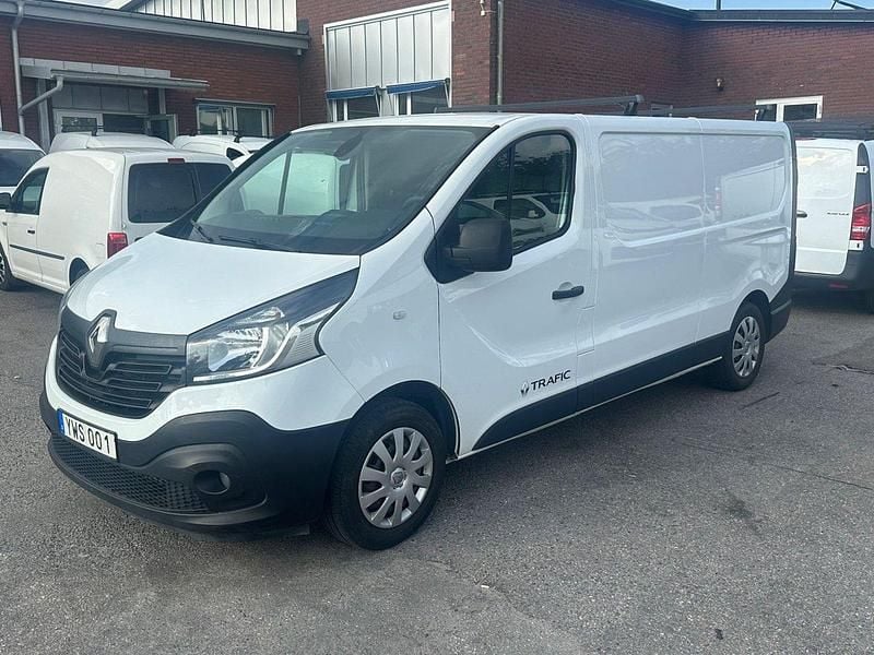 Vit Begagnad 2018 Renault Trafic Van | 139 000 kr (Bra pris) - Bild 1/4