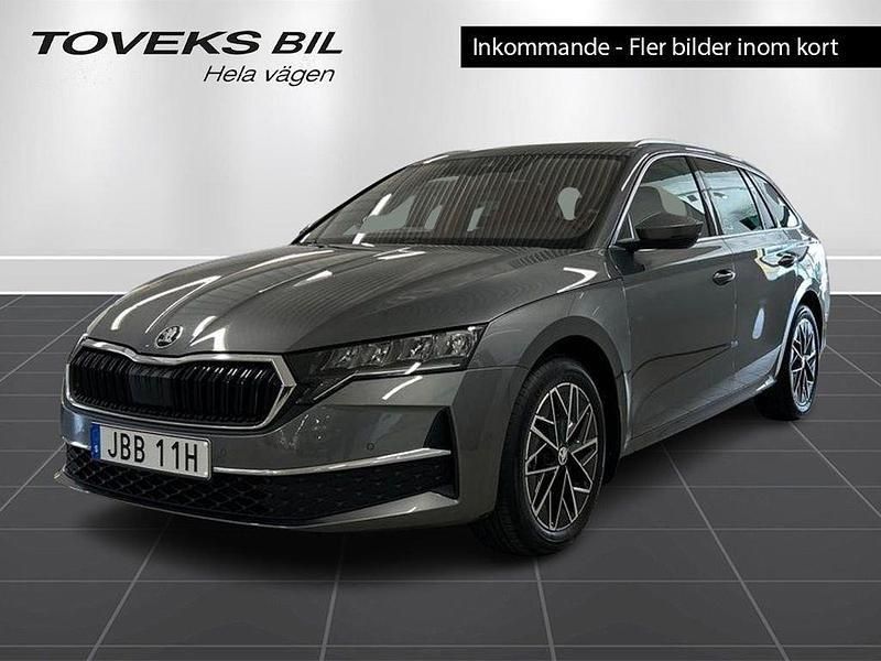 Grå Begagnad 2024 Skoda Octavia Comfort Kombi | 314 900 kr (Lite dyr) - Bild 1/4