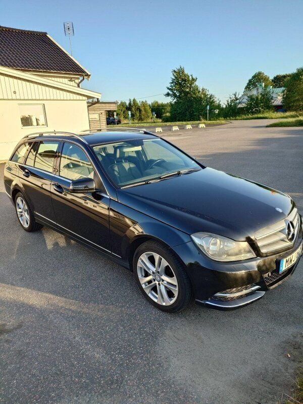 Svart Begagnad 2013 Mercedes C220 Avantgarde Kombi | 85 000 kr (Bra pris) - Bild 1/4