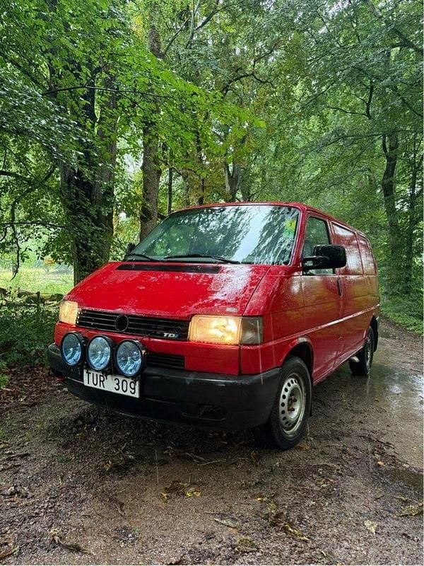 Röd Begagnad 2003 VW T4 Van | 28 999 kr - Bild 1/4