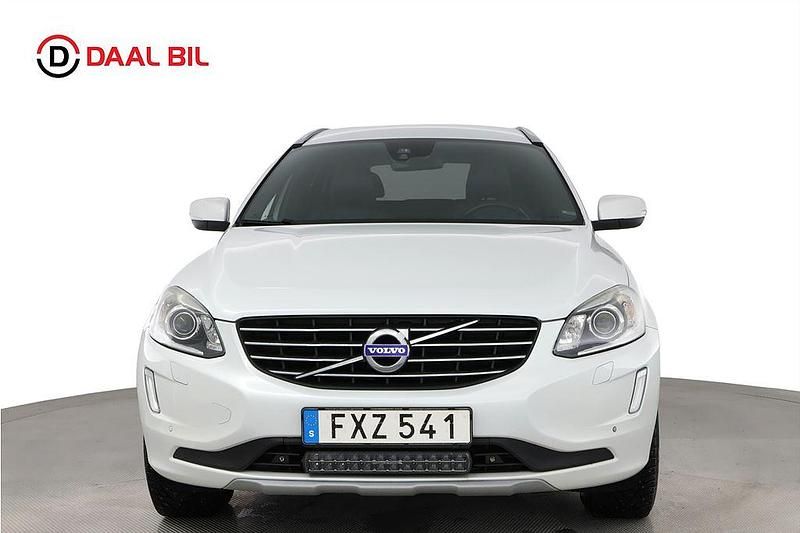 Begagnad Volvo XC60 Ocean Race 190 HK (139 kW) 2015 Vit SUV