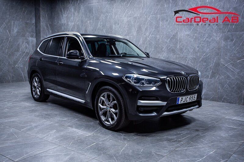 Grå Begagnad 2021 BMW X3 SUV | 308 800 kr (Superpris) - Bild 1/4