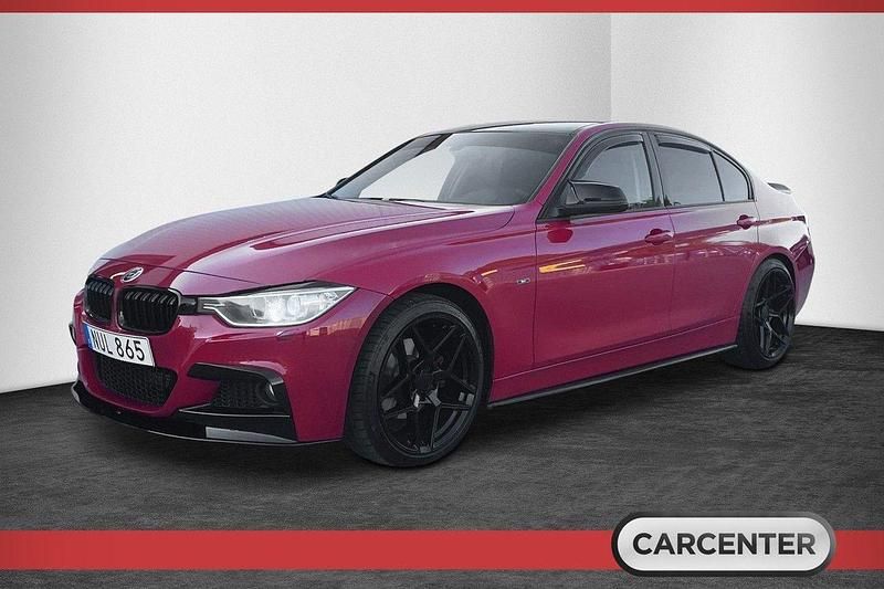 Röd Begagnad 2012 BMW 320 Sport Line Sedan | 124 500 kr (Dyr) - Bild 1/4