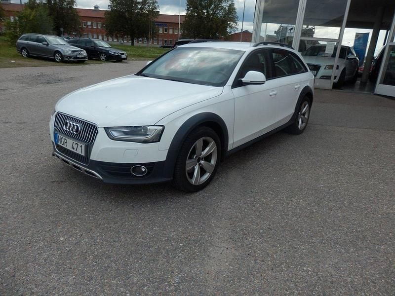 Vit Begagnad 2013 Audi A4 Allroad Comfort Kombi | 123 000 kr (Marknadspris) - Bild 1/4