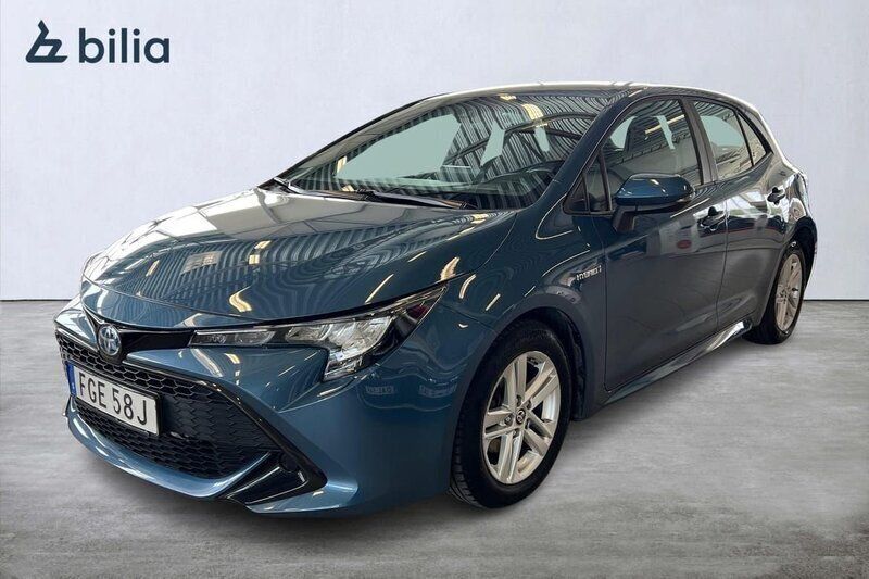 Blå Begagnad 2020 Toyota Corolla Hybrid Active Halvkombi | 234 900 kr (Marknadspris) - Bild 1/3