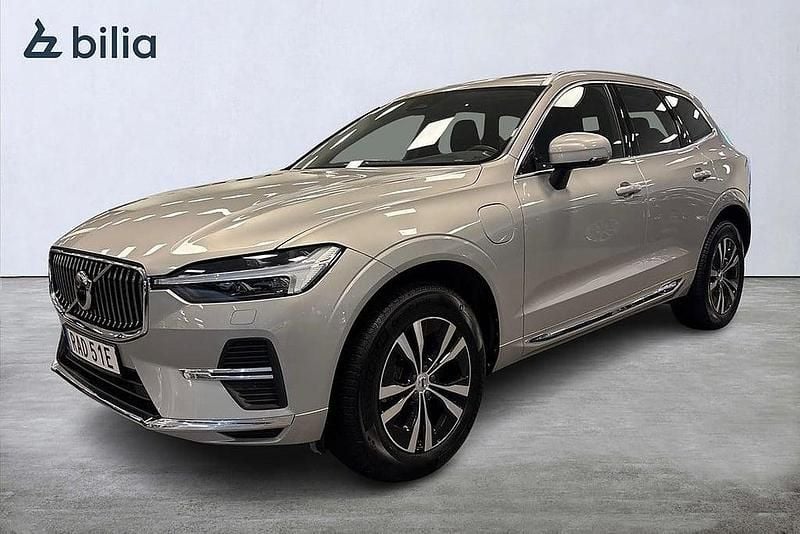 Silver Begagnad 2022 Volvo XC60 Core SUV | 439 900 kr (Marknadspris) - Bild 1/3