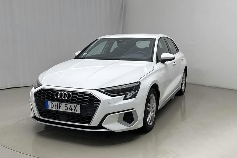 Begagnad Audi A3 Advanced Plus 150 HK (110 kW) 2021 Vit Sedan