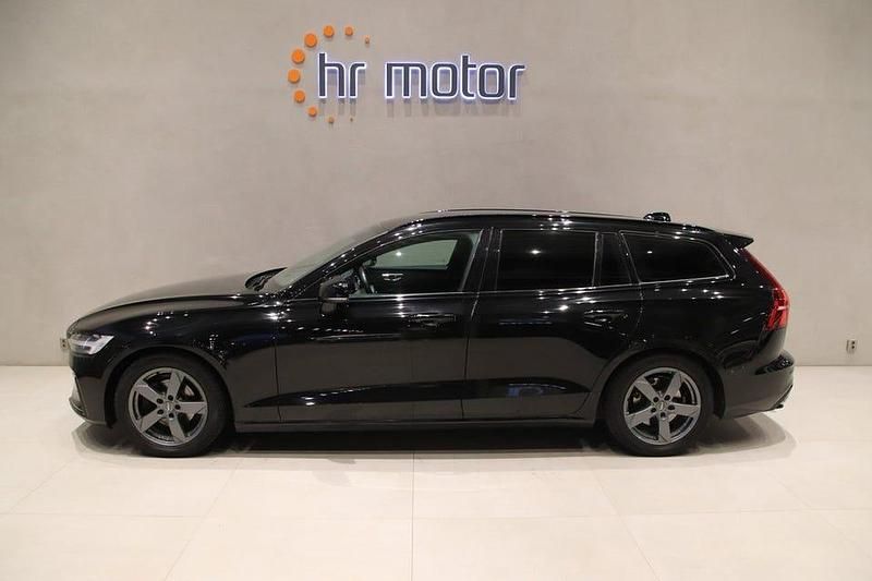 Svart Begagnad 2019 Volvo V60 R-Design Kombi | 279 000 kr (Lite dyr) - Bild 1/4