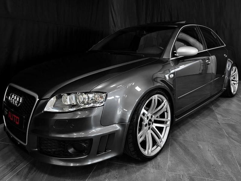 Begagnad Audi RS4 420 HK (308 kW) 2005 Grå Sedan