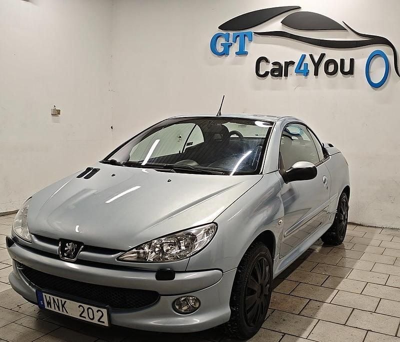 Grå Begagnad 2005 Peugeot 206 CC Cab | 32 500 kr (Marknadspris) - Bild 1/4